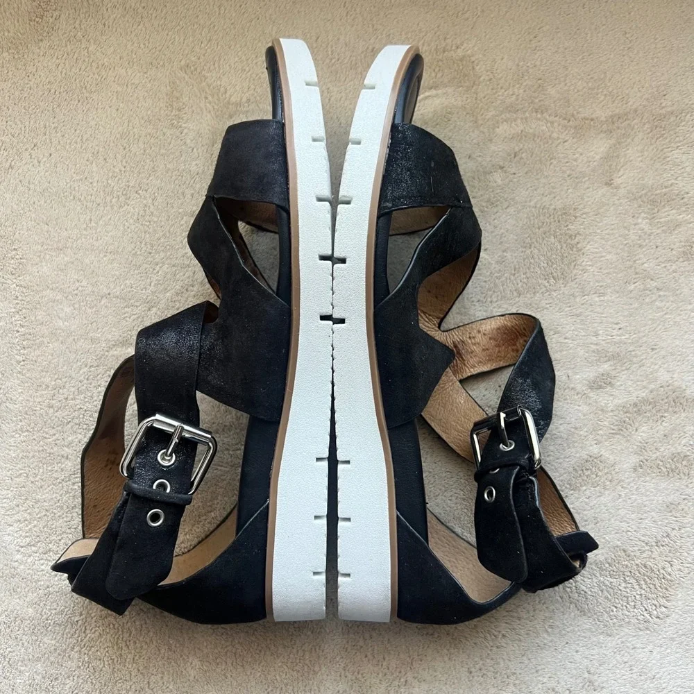 Sofft‎ Women 7.5M Black on Black Metallic Leather Ankle Strap Platform Sandal